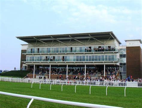 15:10 Haydock .